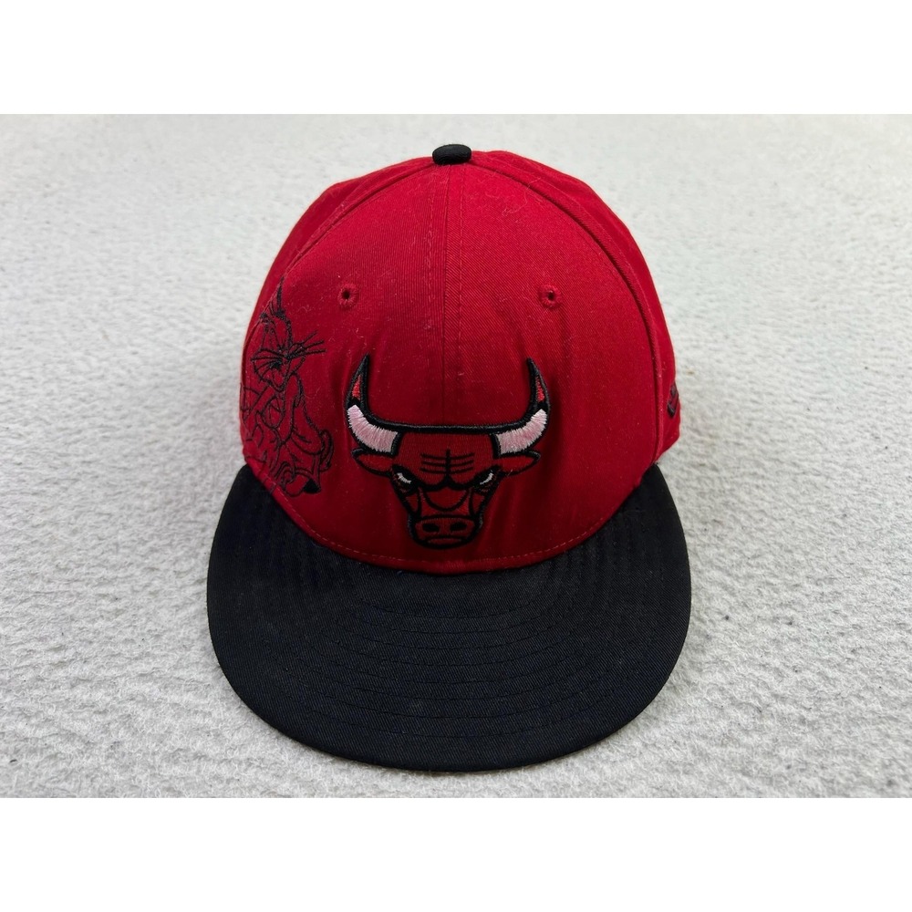 Chicago Bulls Bugs Bunny Hat Cap Snap Back Ledium Large Red Black NBA Looney